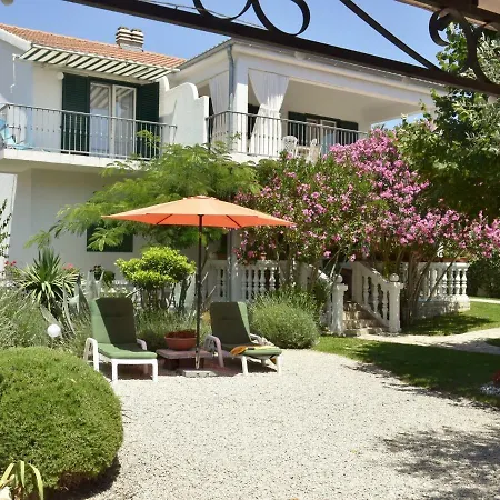 Spacious In Jadrija With Terrace * Šibenik