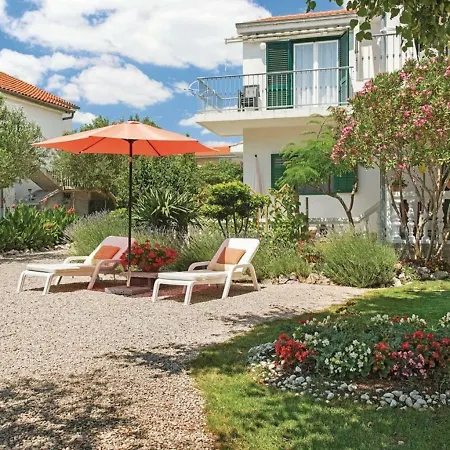Spacious In Jadrija With Terrace Daire *