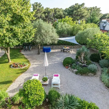 Spacious In Jadrija With Terrace Daire *