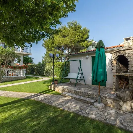 Daire Spacious In Jadrija With Terrace