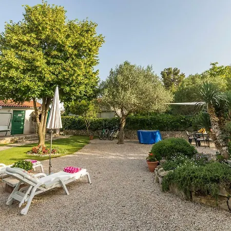 Spacious In Jadrija With Terrace *