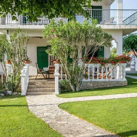 Daire Spacious In Jadrija With Terrace *