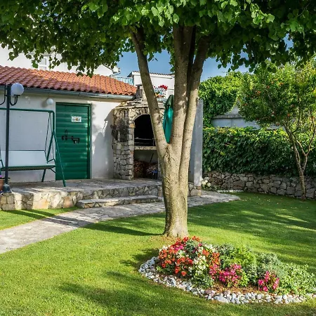 Spacious In Jadrija With Terrace *