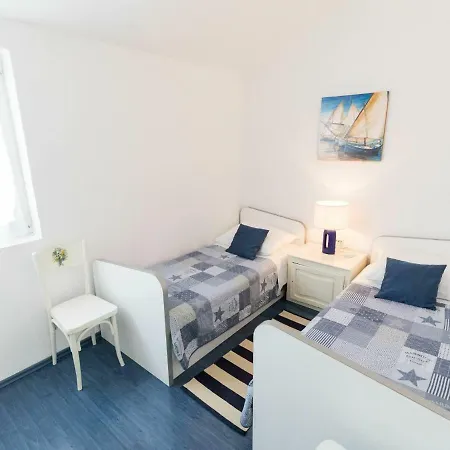 Spacious In Jadrija With Terrace Daire Šibenik