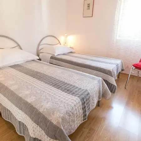 Spacious In Jadrija With Terrace Daire *
